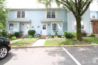 Building Photo - 41 Brookview Cir