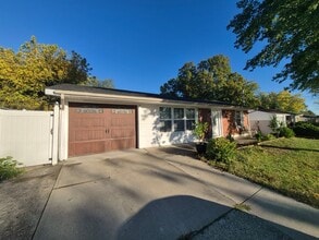 Building Photo - 65 Miriam Dr