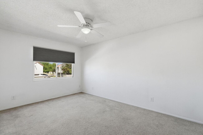 Building Photo - 1017 E Redfield Rd