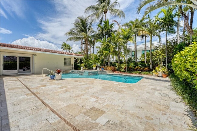 Building Photo - 2000 Admirals Way