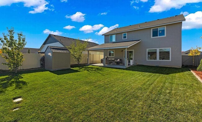 Building Photo - Beautiful Home near Meridian High School