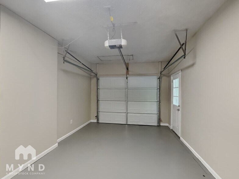 Building Photo - 3004 Cardinal Dr