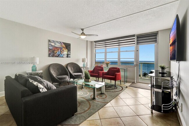 Building Photo - 3725 S Ocean Dr