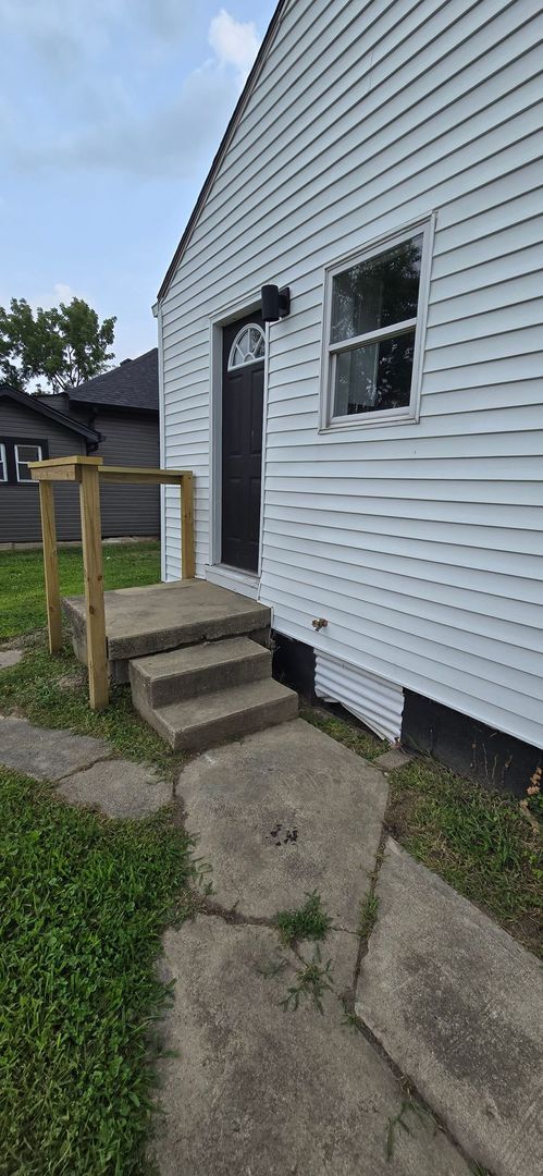 Building Photo - Freshly Updated Interior! 1 Bed/1 Bath - Anderson!