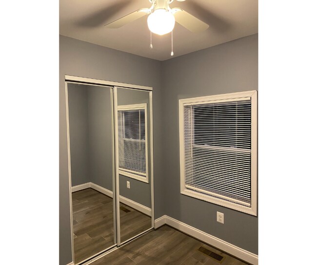 Building Photo - 6504 Armstrong Ave