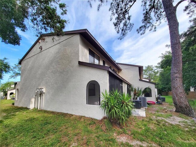 Building Photo - 2635 SW 35th Pl