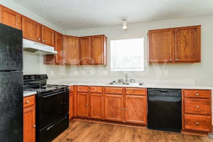 Building Photo - 5620 Glen Canyon Dr