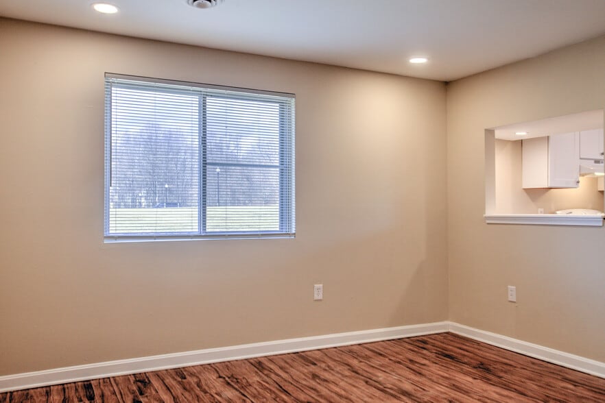 Building Photo - 231 Melrose Ct