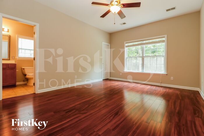 Building Photo - 9661 Pebble Creek Blvd