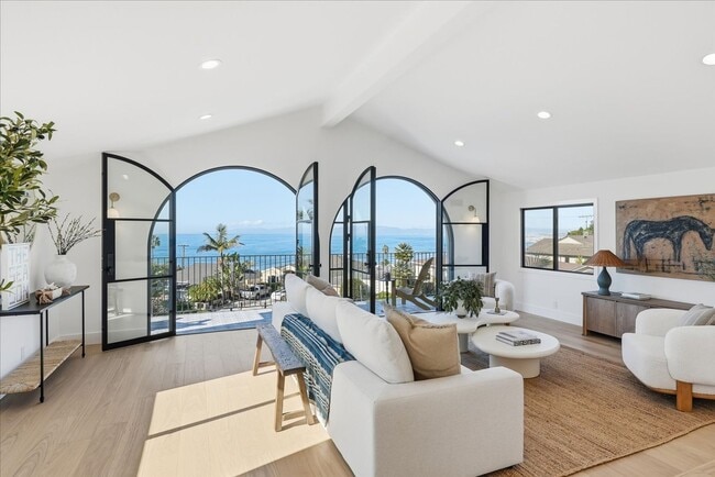 Building Photo - Completely Remodeled, Custom 4BR3.5BA Hilltop Home w/ Incredible Panoramic Ocean/Whitewater/Coast...