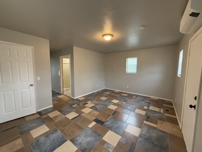 Building Photo - 3 Bed, 3 bath Home in Cashion Place