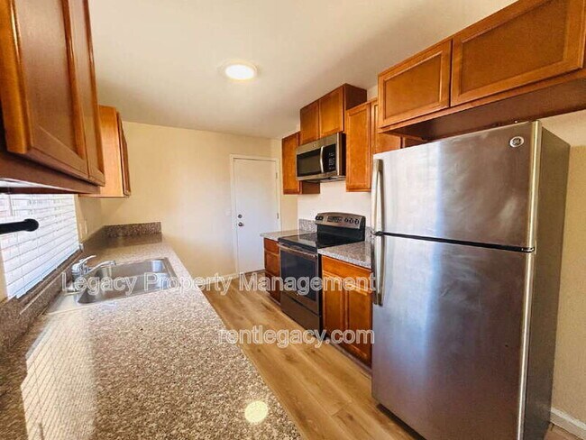 Building Photo - 6841 Castleberry Cir