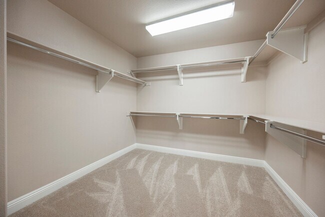 Building Photo - Beautiful Home in a Guard Gated Community