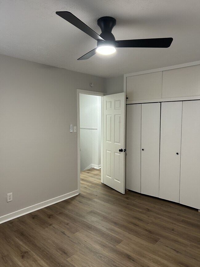 Building Photo - 702 62nd Ave N