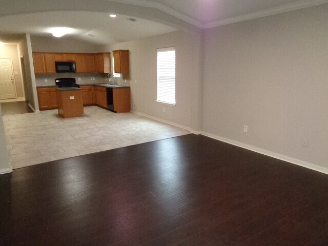 Building Photo - 8606 Sunset Pond Dr