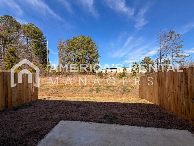 Building Photo - Modern New Construction Townhouse in Lincoln, AL!