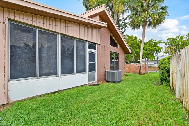 Building Photo - 166 Sparrow Dr