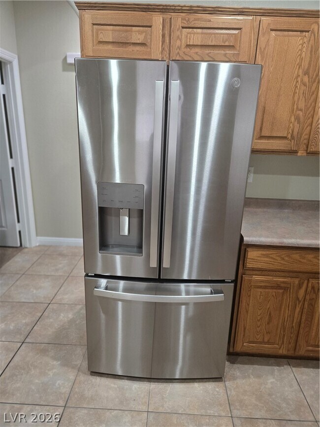 Building Photo - 2204 S Van Patten Pl