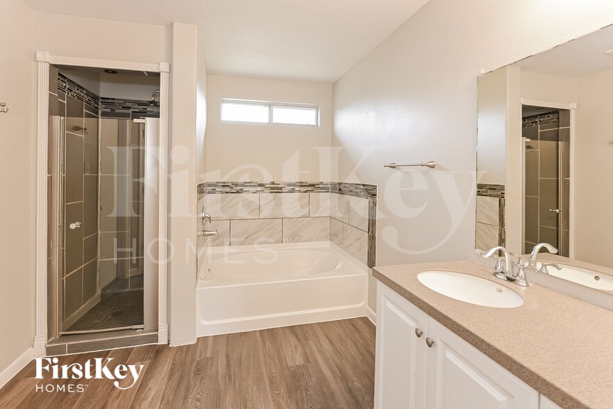 Building Photo - 1935 Poco Dr