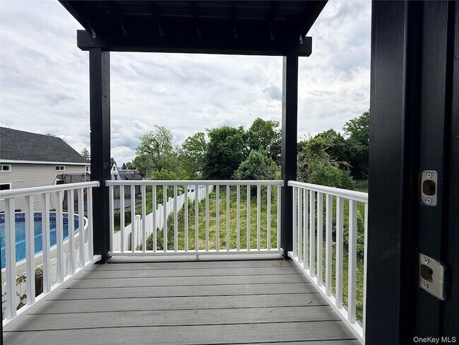Building Photo - 268 Carpenter Ave