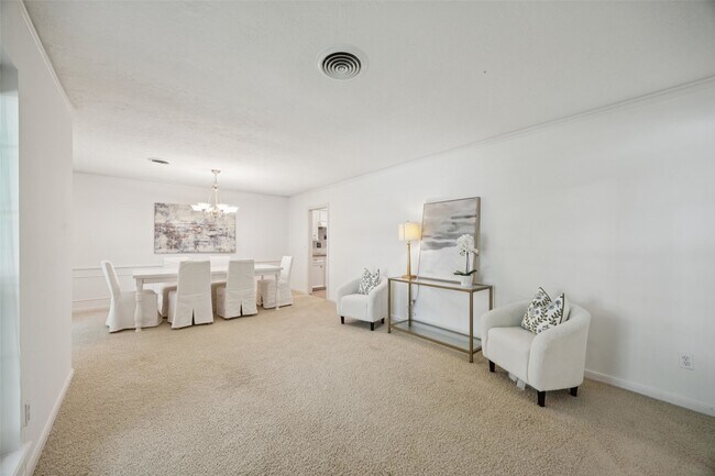 Building Photo - 10603 Lynbrook Dr
