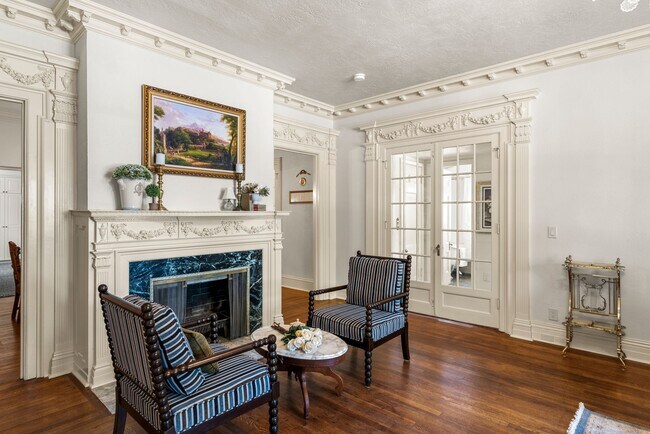 Building Photo - All-Utilities-Included Studio in Historic Bristol Manor | Pet Friendly