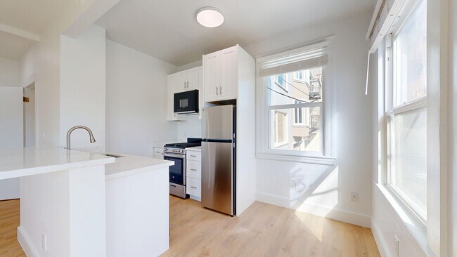 Building Photo - 4740 Balboa St