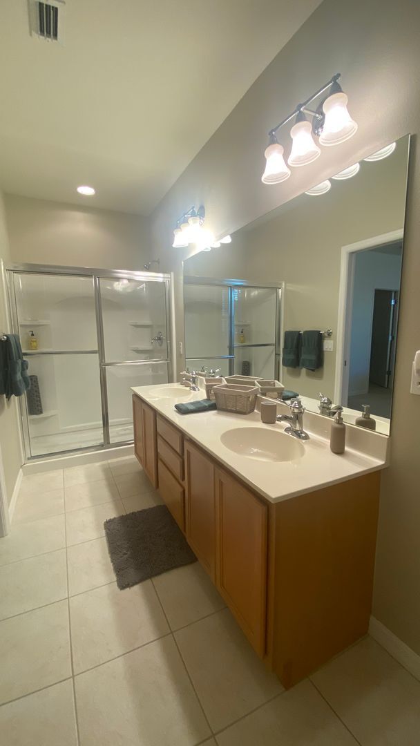 Building Photo - Prime Sarasota Seasonal Rental — Lakeside Mediterranean Gem