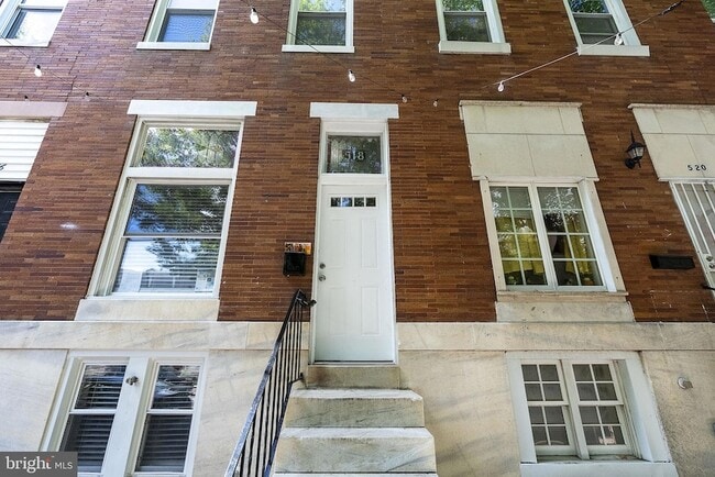 Building Photo - 518 N Lakewood Ave