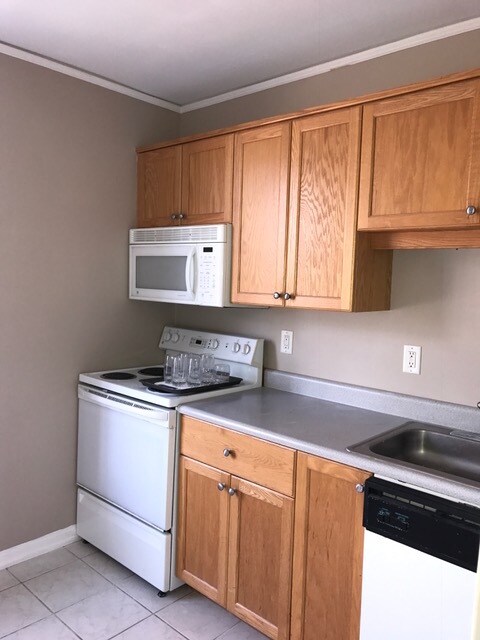 Building Photo - 1700 N Elm St