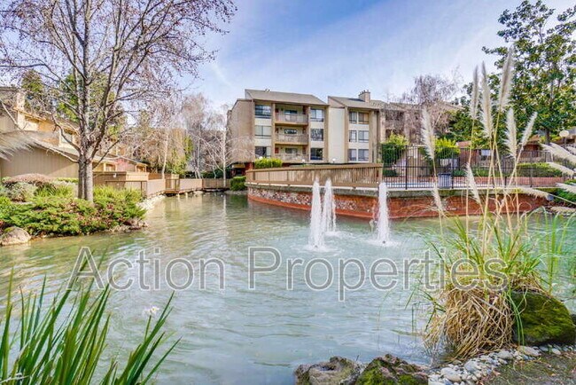 Building Photo - 49 Showers Dr