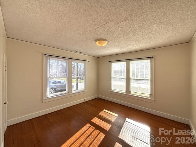 Building Photo - 1133 Princeton Ave