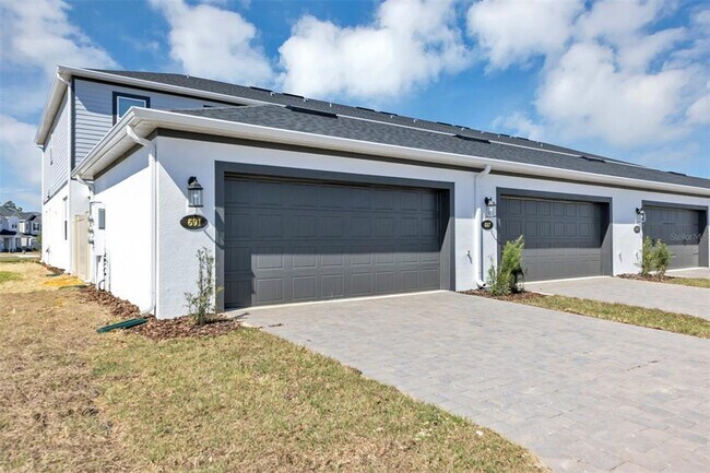 Building Photo - 691 Pothos St