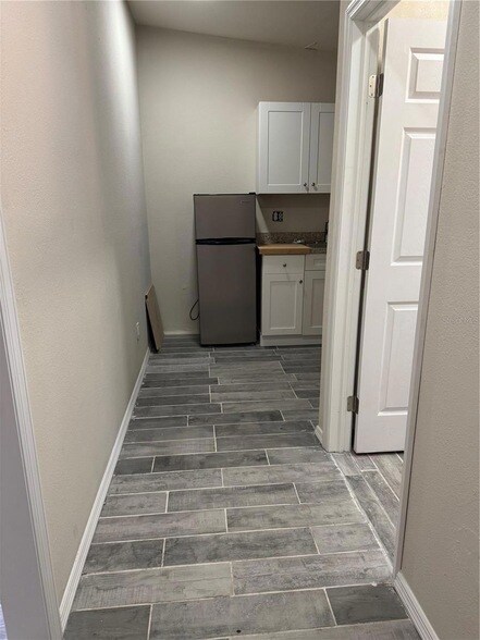 Building Photo - 3719 Meadowbreeze Dr