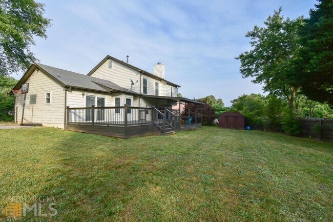 Building Photo - 2401 Inverloch Cir