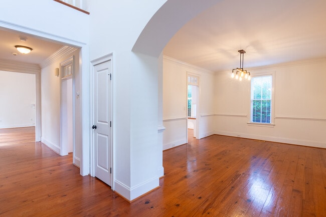 Building Photo - 202 Lagoon Dr