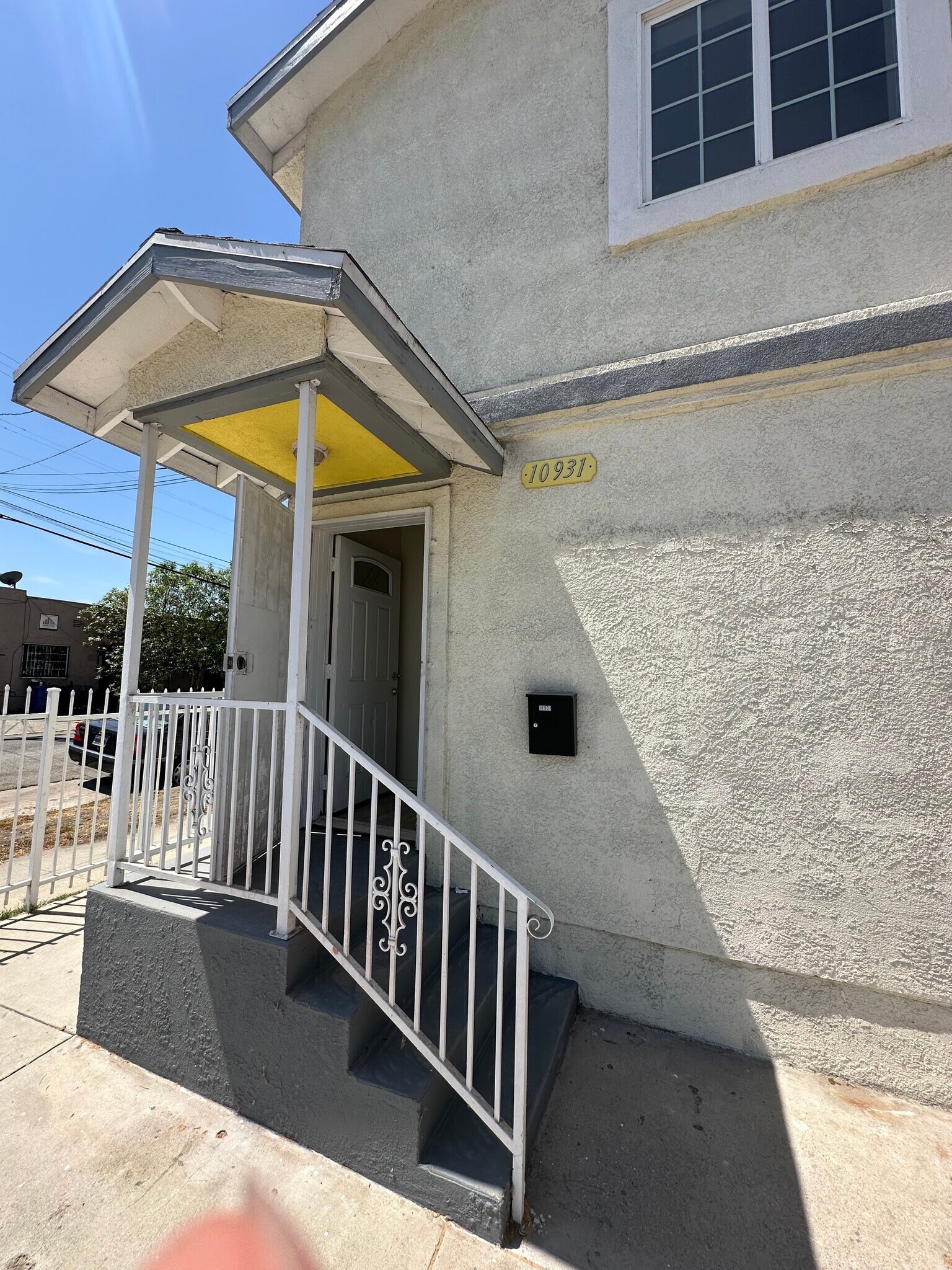 Building Photo - 10929 Compton Ave