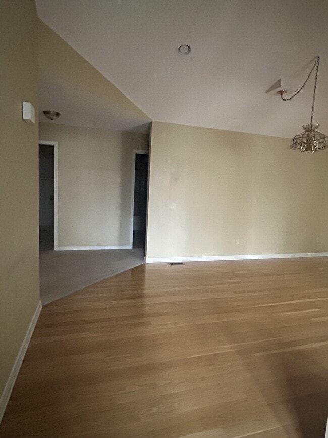 Building Photo - 140 Havenridge Cir