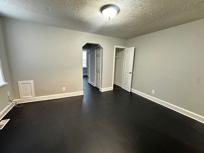 Building Photo - 4632 Hillside Rd SE