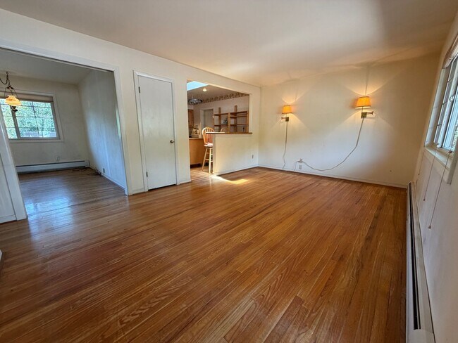 Building Photo - 2708 Delwood Ave