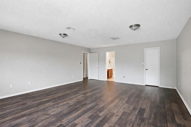 Building Photo - 7900 Rosenberry Dr