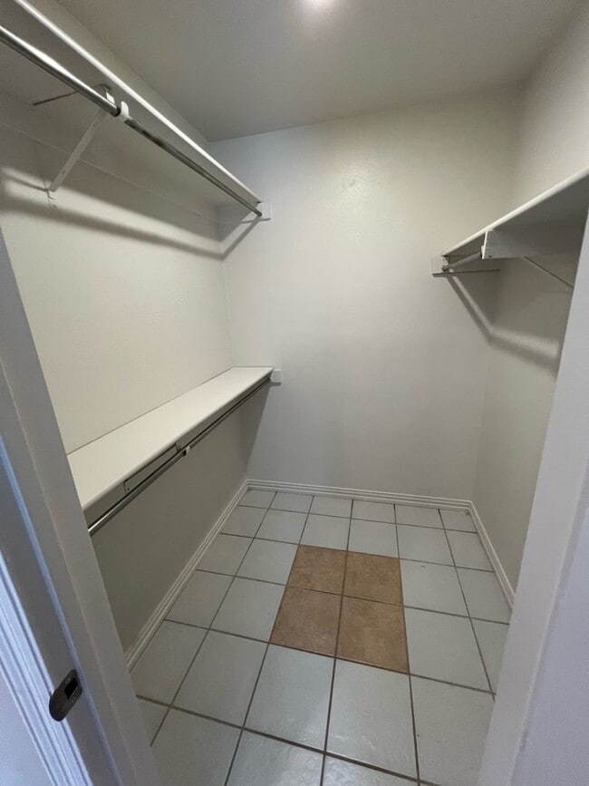 Building Photo - 6700 Forestview Dr