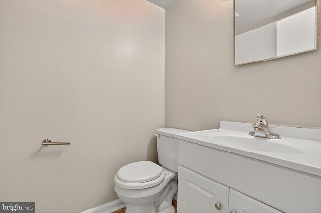 Building Photo - 7720 Loudon Dr