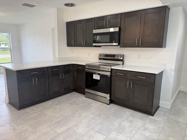 Building Photo - 14410 Sussex Dr