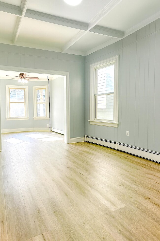 Building Photo - 164 Grant Ave