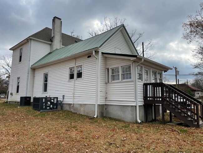 Building Photo - NEWLY RENOVATED 3 BED, 2 BATH STORY HOME IN THOMASVILLE
