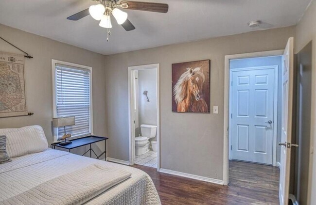 Building Photo - 4508 NW 34th St