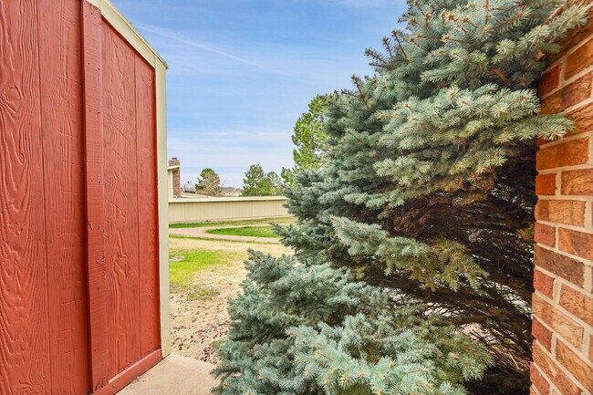 Building Photo - $1,995 - 3 Bed, 2.5 Bath Townhome in Color...