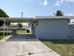 Building Photo - 43 Vineyard St