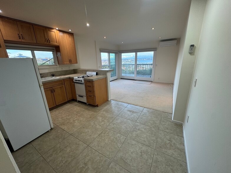 Building Photo - 3302 Martinez St